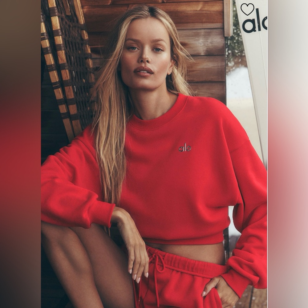 Alo Yoga NWT Cropped Accolade Crewneck Bright Red Sweatshirt Size S Top Only